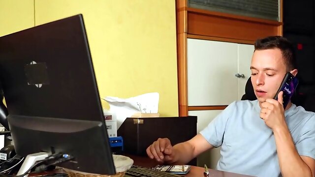 Big Time Dildo Addict