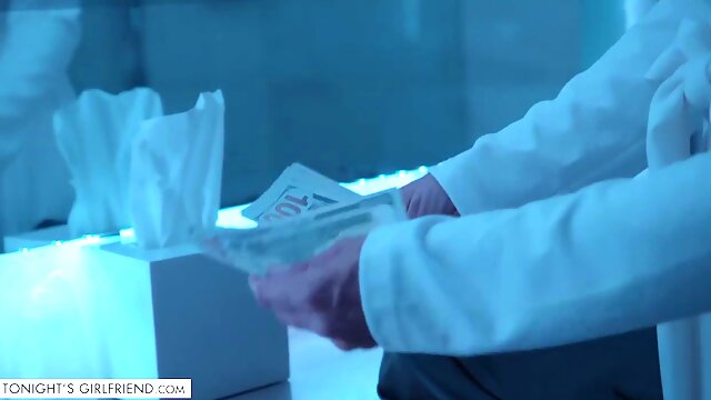 Super sexy MILF, Reagan Foxx, makes a fantasy become a reality