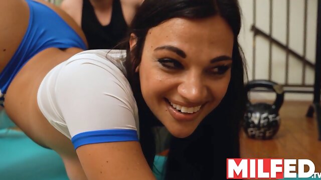 Cougar fucks her intimate trainer