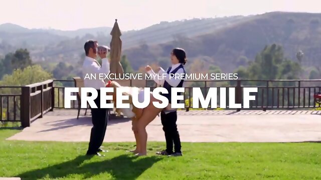 Blonde Milf Christie Stevens Avoids Sons Fine For Shoplifting