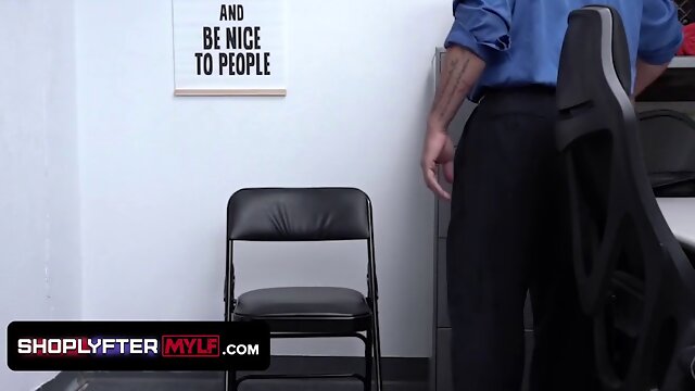 Blonde Milf Christie Stevens Avoids Sons Fine For Shoplifting