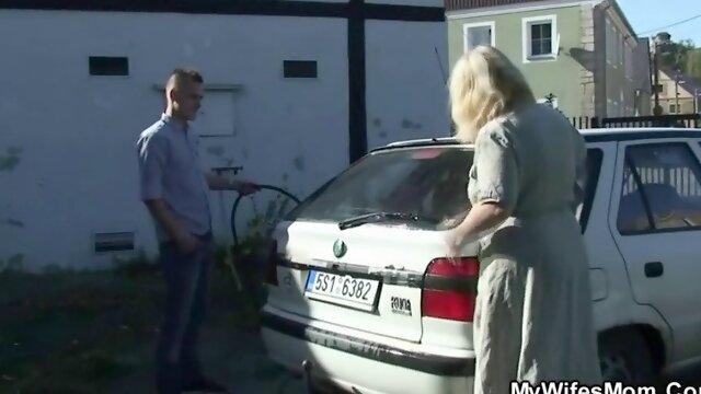 His wife finds them fucking outside