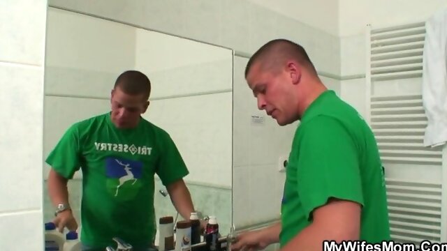 Her huge jugs bounces when she rides