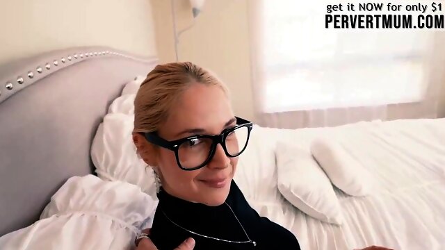 Hot Sex with Sarah Vandella Stepmom