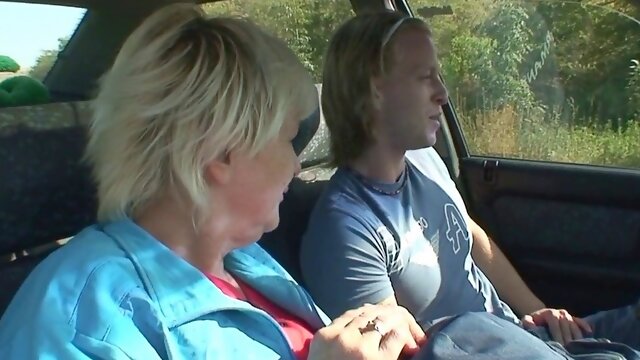 Hitchhiking blonde granny picked up and doggy-fucked roadside