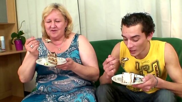 Wife finds him fucking her old plump m.!