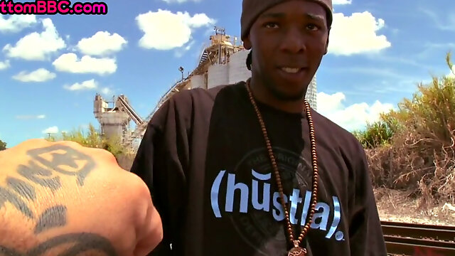 Real Black thug fucks IR bottom outdoors in van