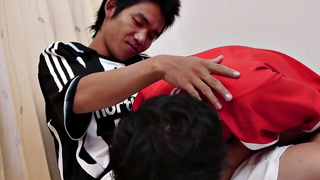 Sporty Asian twink pisses and gets fucked in kinky anal sex