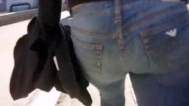 Candid ass video for you