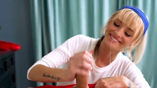 After the workout at the gym they came home and banged