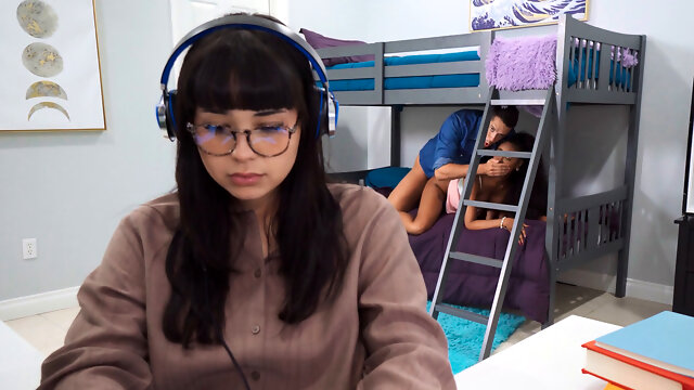 White stud Dan Damage fucks black chick Destiny Mira