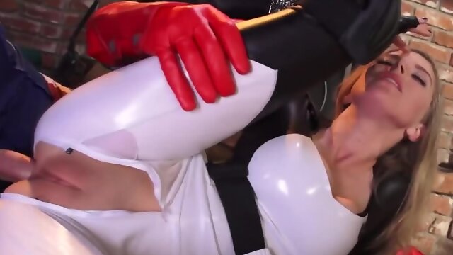 Кончил Между Сисек