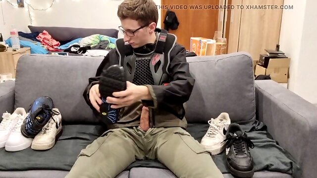 Play in clothes with shoes