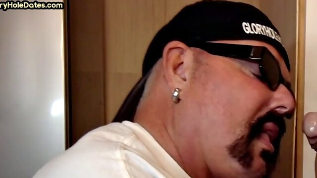 Greedy amateur gloryhole DILF sucks in homemade closeup