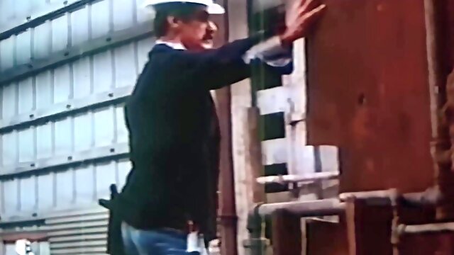 RetroDudes.com - Mischievous Keith Anthoni gets messy in a delicious gang gig in the piers