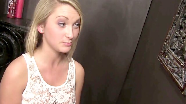 Chloe Addison gives an incredible blowjob to a perfect cock at the glory hole