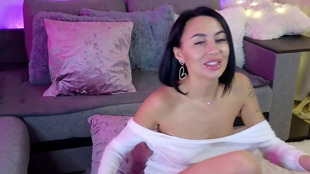 Thin babe indulges in steamy private video chat with her wealthy sugar daddy