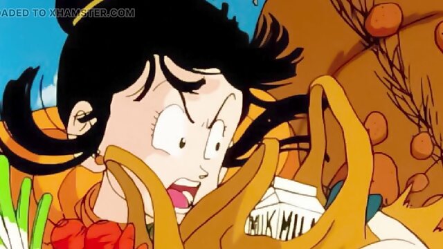 Sexy brunettes with voluptuous rear ends in Japan