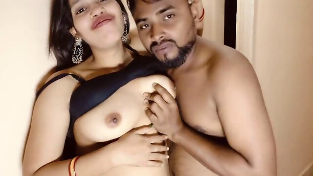 Prem squeezing Madhu Bhabhis boobs in Odia hookup video