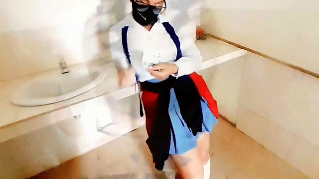Mexican schoolgirl in uniform gets fucked - colegiala style!