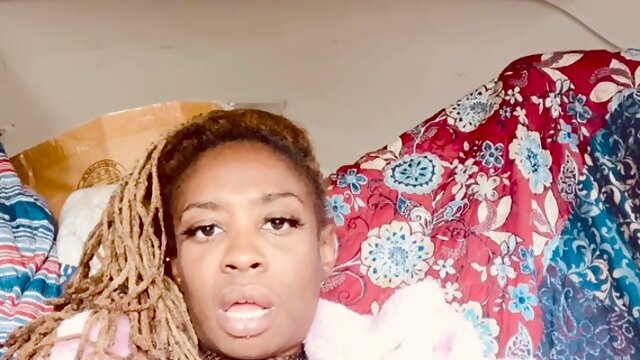 Wet black pussy gets a creamy car cumshot in intense backseat car sex