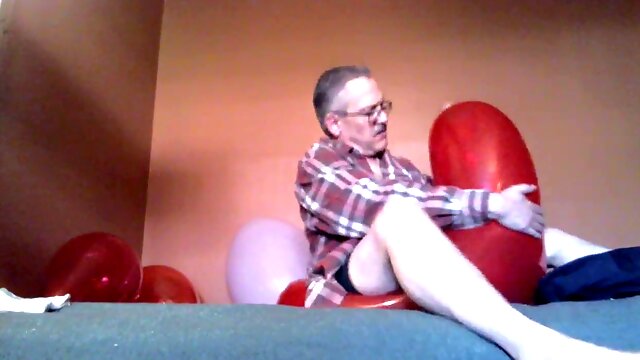 Men jerking off in latex outfits - a kinky latex wank session for gay fetish lovers!