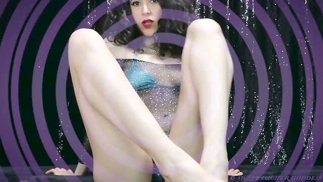 Mesmerizing barefoot adoration under hypnosis