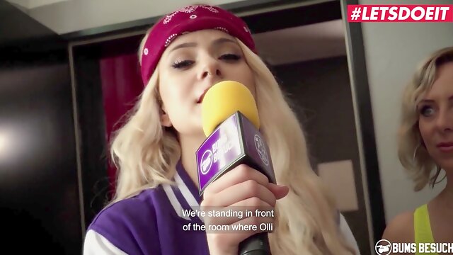 Bums Besuch - Lilli Vanilli, the busty adult film actress, satisfies a lucky fan - LETSDOEIT