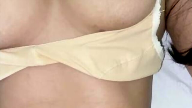 Steamy Indian housewife from Mumbai indulges in passionate lovemaking