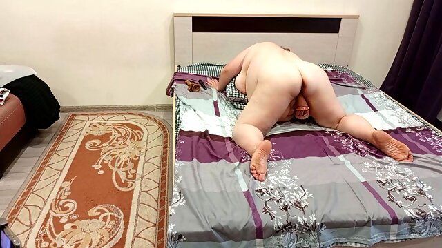 Girl with a wide pussy masturbating to climax with massive asses