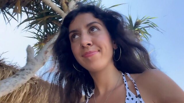 Risky outdoor blowjob leads to cum on face for Katty West and DisDiger