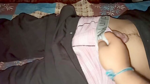 Hung stud meets horny older gay for sizzling encounter with twink