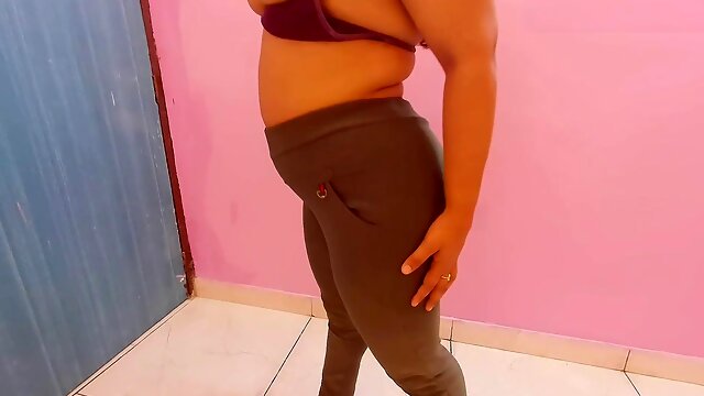 Big and juicy butt of seductive Indian wife