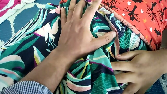 Mallu girl shows off her irresistible pussy to her girlfriend