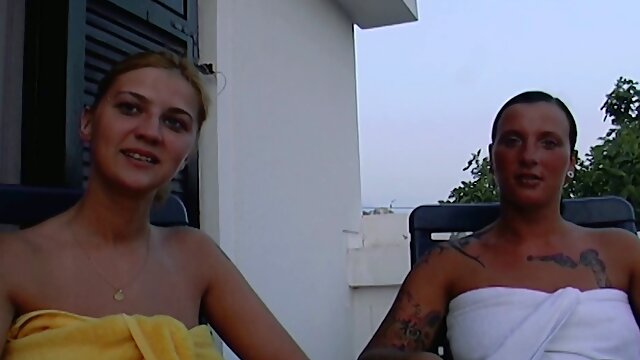 Julia Powers intense close-up blowjob video on XMeliX