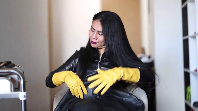 ASMR video with leather glove fetish for some kinky tingles