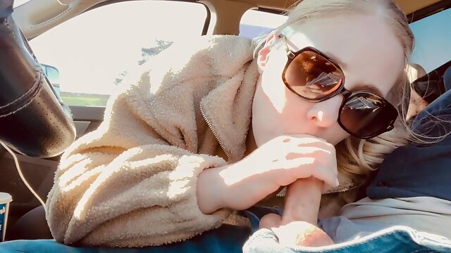 Amateur blonde goes wild with sloppy deepthroat blowjob