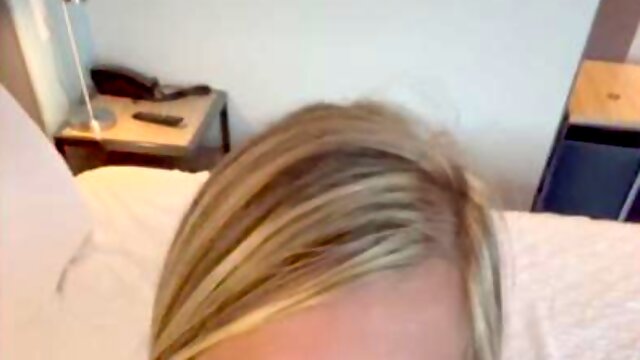 Filthy talking mom drills pussy to mouth with enormous load of jizz