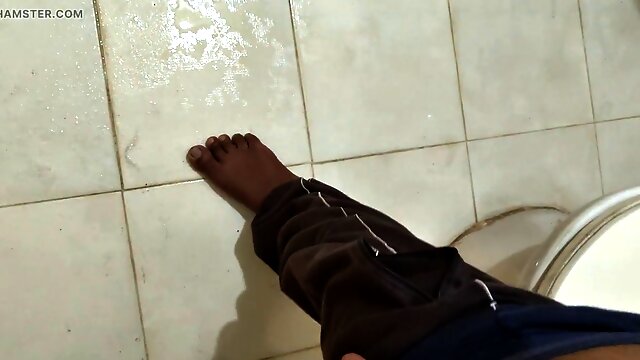 Desi black sausage masterbating in wc