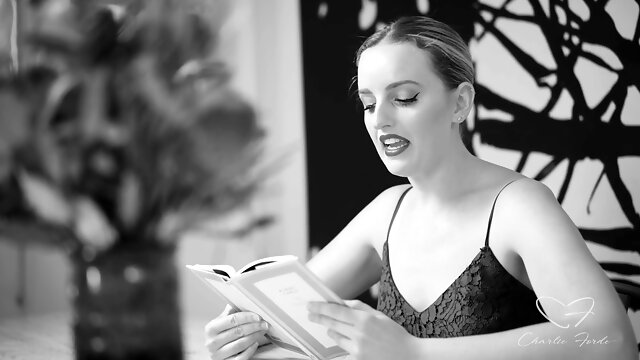 Amber Moore licks Charlie Fordes sweet spot while reading