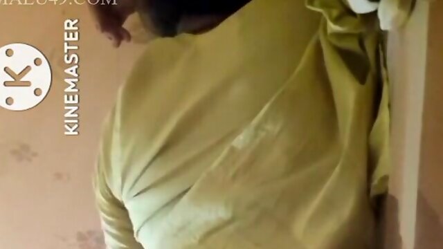 Beautiful Puja Bhabhi Coochie Pruning and Poking