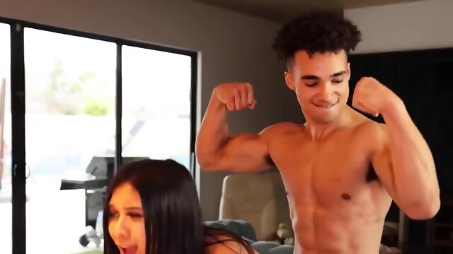 Reina Heart - Rizz Master Justin Tyme Flexes and Fucks