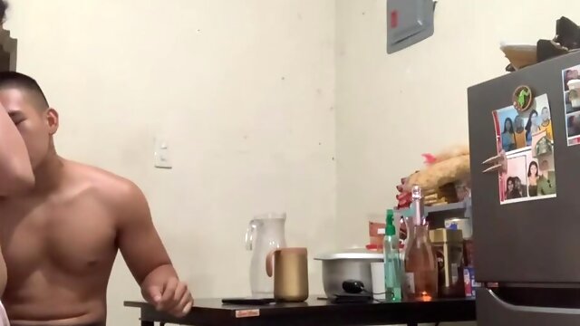 Ganitong kantutan ba gusto nyo sa lamesa ? Grabe ang sarap at ang daming tamod