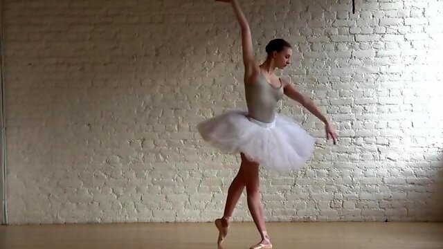 Naked Russian Ballerina exercising