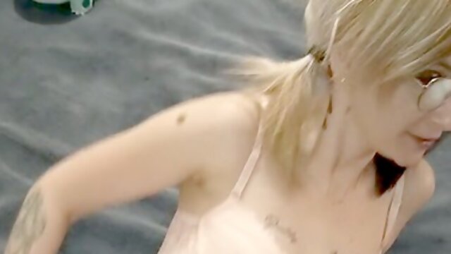 Petite emo girl in pink lingerie delivers a hot POV sex with squirting action