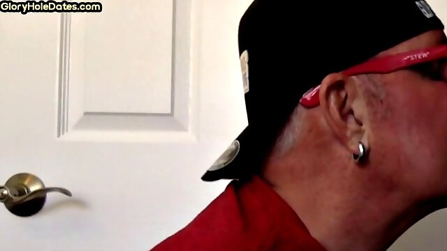 Homemade DILF sucks gloryhole pecker in closeup