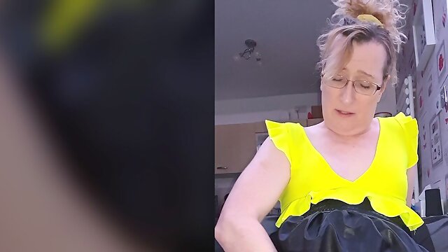 British MILF Slut Masturbating and Anal Dildo Fuck to Orgasm