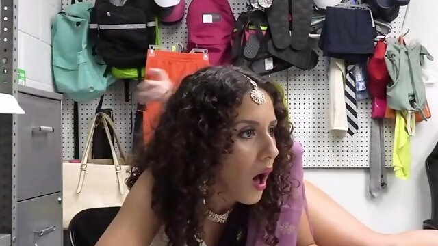 Stealing desi cougar busted and fucked , episod 2