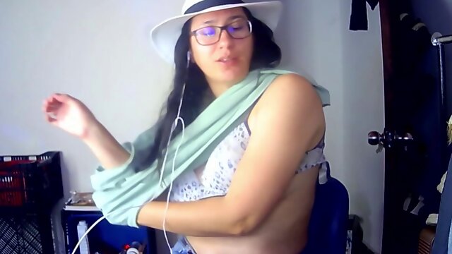 My best buddy Brittanycheeks1 wants to give you some hot JOI