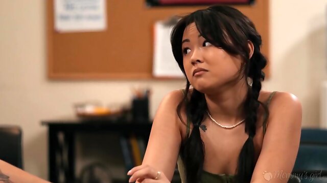 Stepdaughters Classroom Crush - Chloe Amour & Little Puck & Lulu Chu